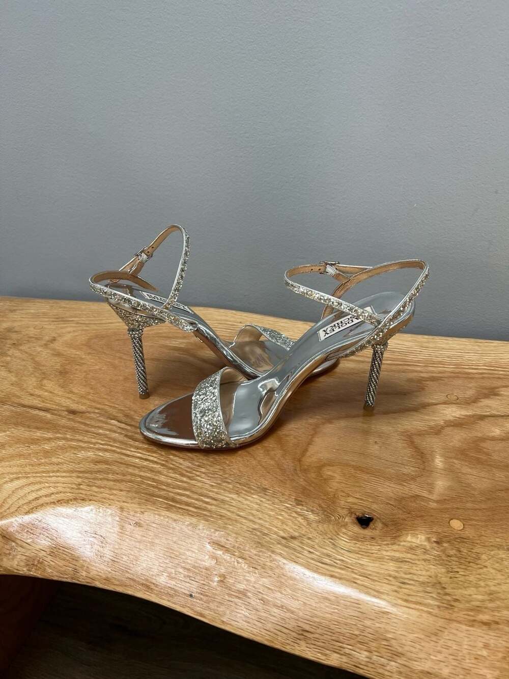 Badgley Mischka Silver Glitter Rhinestone Heels stilettos Women’s 8.5 NWT